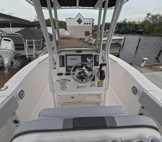 Slide: The Image of Robalo R200 In stock trailer included 2025 - 10