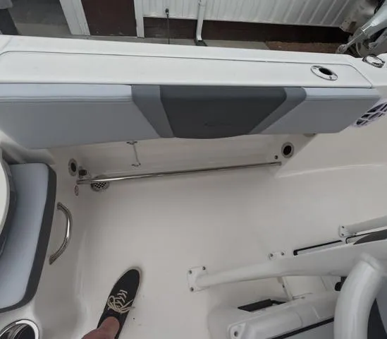 Slide: The Image of Robalo R200 In stock trailer included 2025 - 11