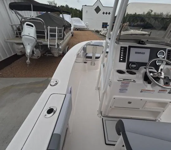 Slide: The Image of Robalo R200 In stock trailer included 2025 - 13