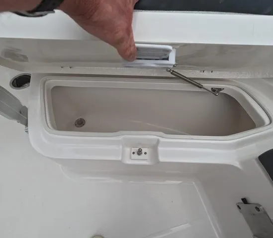 Slide: The Image of Robalo R200 In stock trailer included 2025 - 24