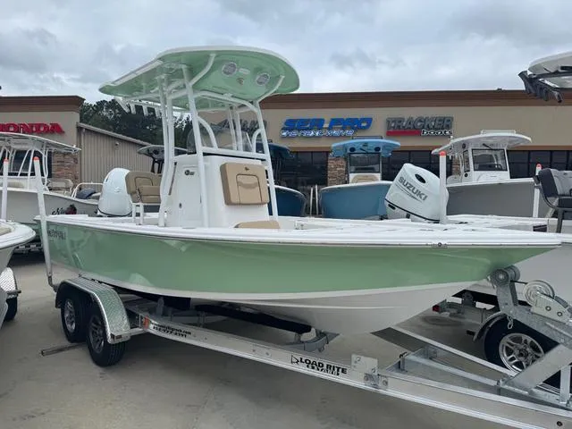 Slide: The Image of Sea Pro 210 DLX W/150HP 2025 - 1