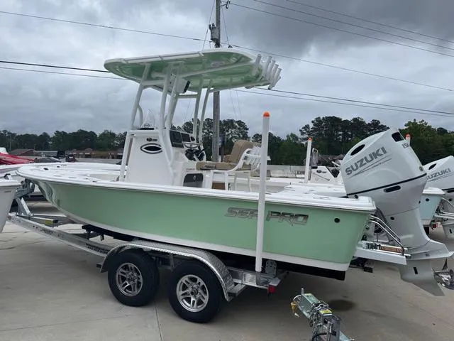 Slide: The Image of Sea Pro 210 DLX W/150HP 2025 - 3