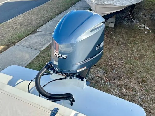 Slide: The Image of Yamaha 225 outboard motor on a 2020 Parker 2320 SL Sport Cabin boat. - 15