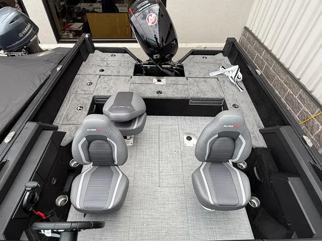 Slide: The Image of Alumacraft Competitor 175X Sport 2025 - 26