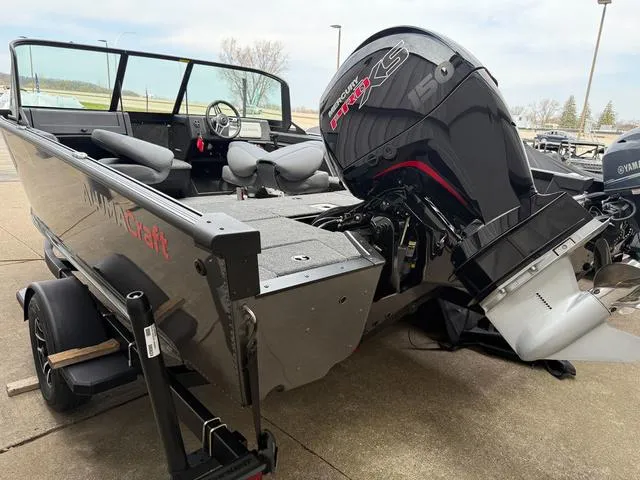 Slide: The Image of Alumacraft Competitor 175X Sport 2025 - 4