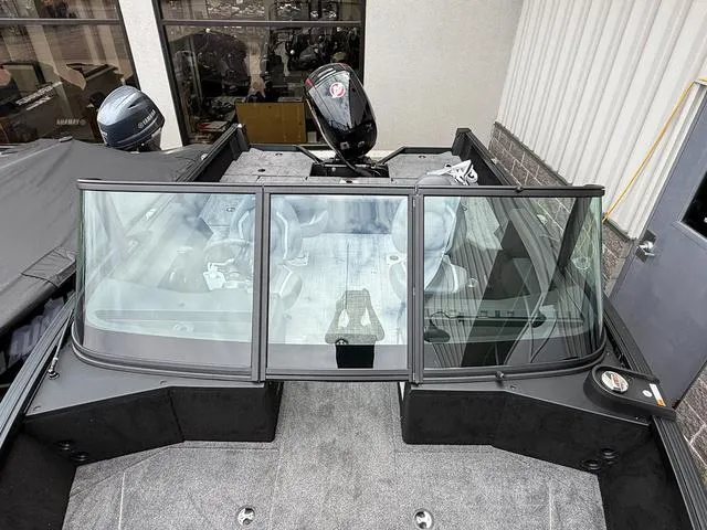 Slide: The Image of Alumacraft Competitor 175X Sport 2025 - 25