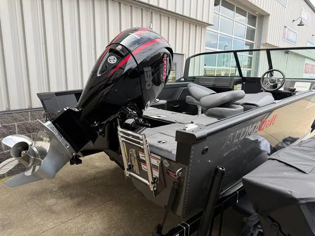 Slide: The Image of Alumacraft Competitor 175X Sport 2025 - 5