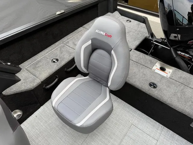 Slide: The Image of Alumacraft Competitor 175X Sport 2025 - 9