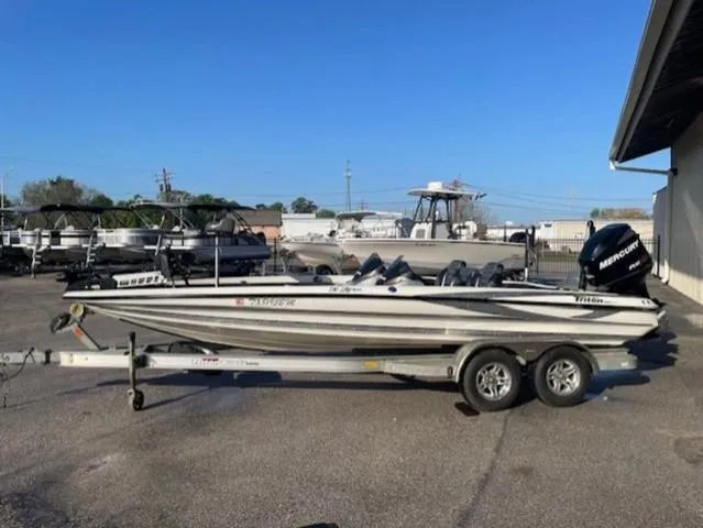 Slide: The Image of Triton 21XS Elite 2011 - 1