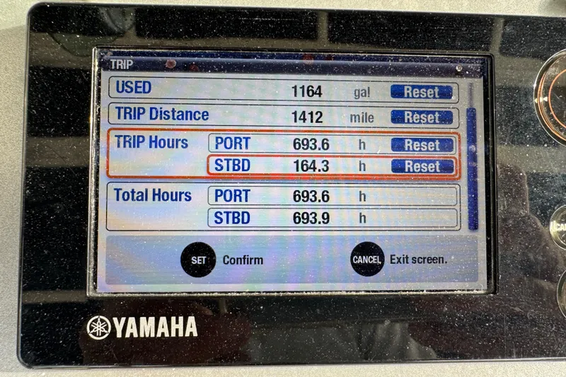 Slide: The Image of Yamaha display showing trip data for 2015 Chris-Craft Catalina 29 boat. - 30