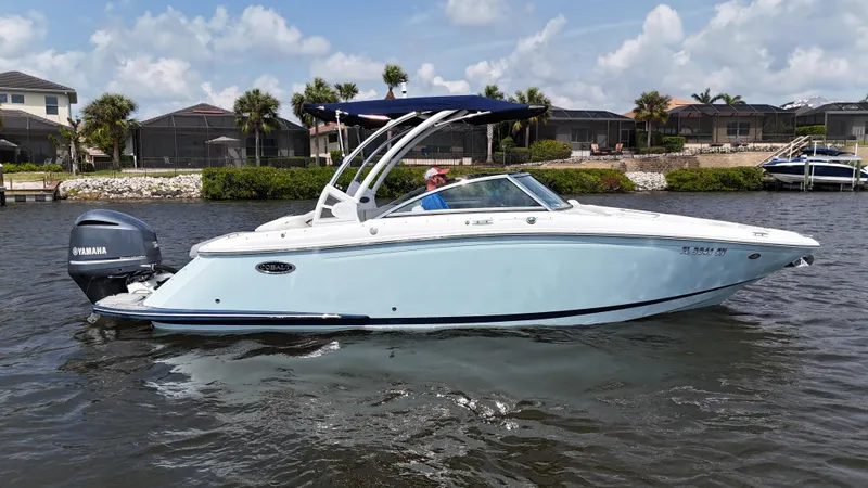 Slide: The Image of 2019 Cobalt 25 SC boat with Yamaha 300 engine on freshwater, 215 hours. - 0