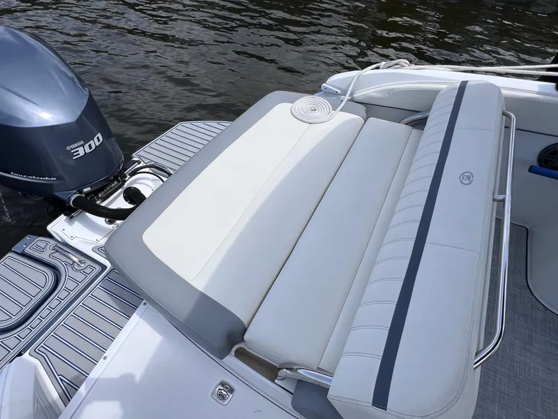 Slide: The Image of 2019 Cobalt 25 SC boat with Yamaha 300 engine, fresh water use, 215 hours. - 37