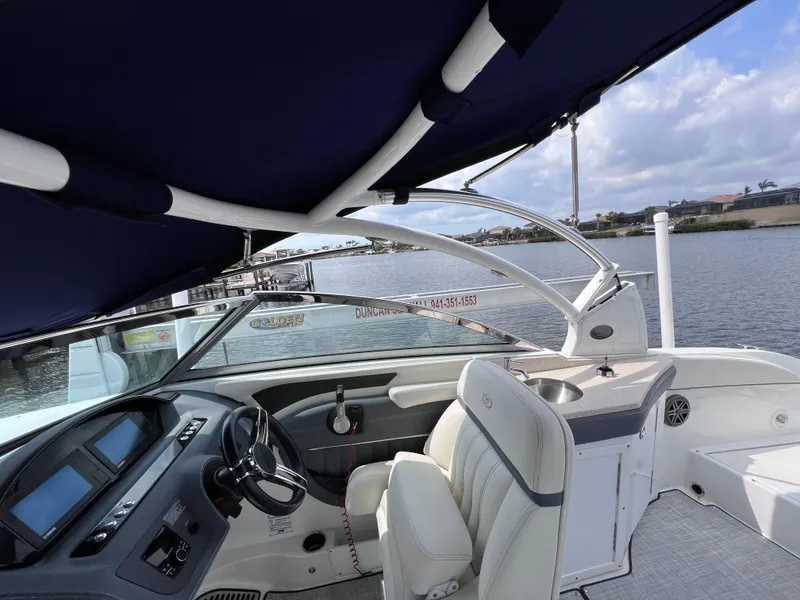 Slide: The Image of 2019 Cobalt 25 SC boat interior with Yamaha 300 engine, fresh water use, 215 hours. - 41