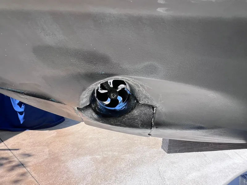 Slide: The Image of 2021 Jeanneau Leader 9.0 WA with bow thruster detail. - 12