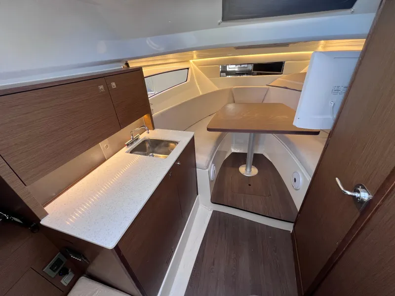 Slide: The Image of Jeanneau Leader 9.0 WA TWIN YAMAHA 250s w/ BOW & STERN THRUSTERS 2021 - 50