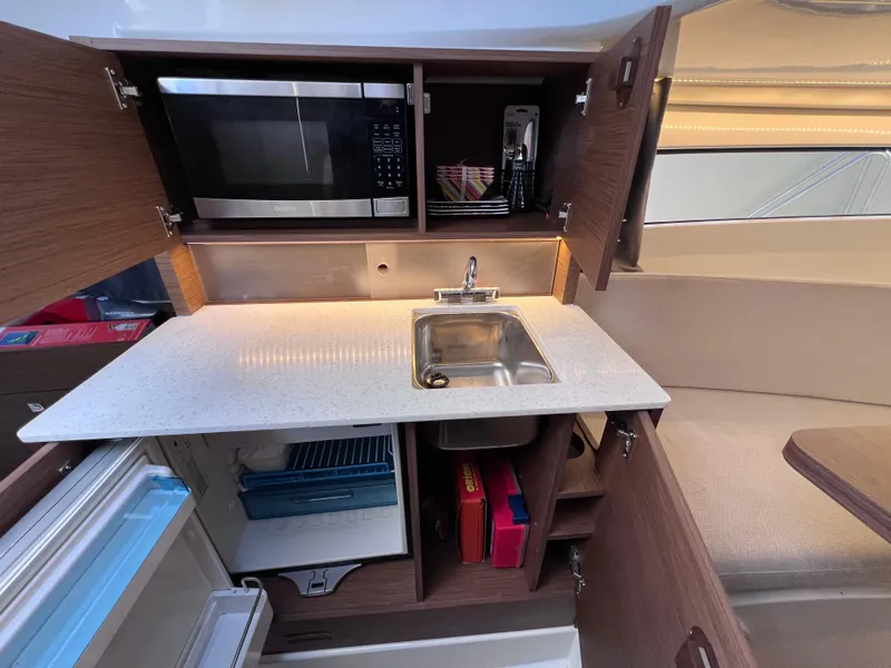 Slide: The Image of Jeanneau Leader 9.0 WA TWIN YAMAHA 250s w/ BOW & STERN THRUSTERS 2021 - 53