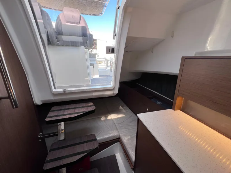 Slide: The Image of Jeanneau Leader 9.0 WA TWIN YAMAHA 250s w/ BOW & STERN THRUSTERS 2021 - 54