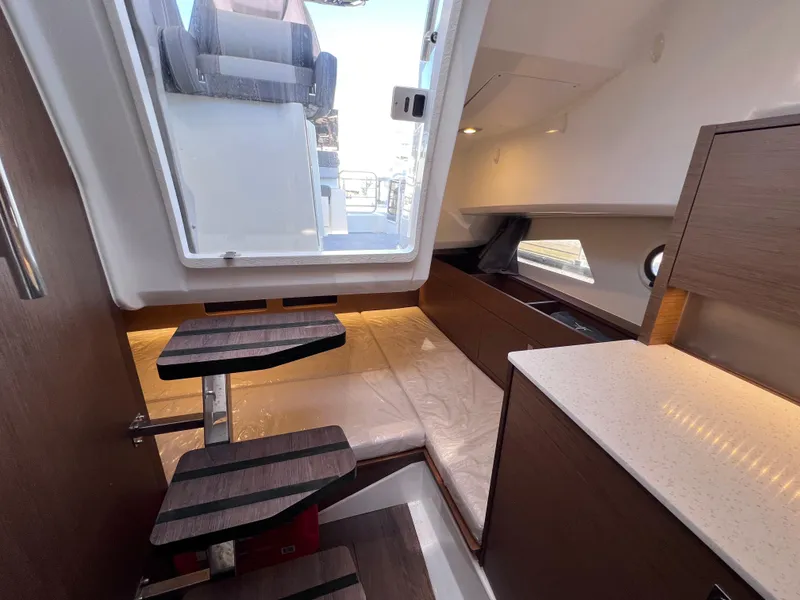 Slide: The Image of Jeanneau Leader 9.0 WA TWIN YAMAHA 250s w/ BOW & STERN THRUSTERS 2021 - 57