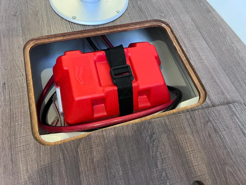 Slide: The Image of Jeanneau Leader 9.0 WA TWIN YAMAHA 250s w/ BOW & STERN THRUSTERS 2021 - 70