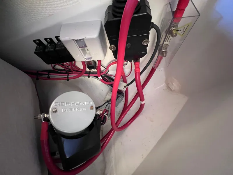 Slide: The Image of Jeanneau Leader 9.0 WA TWIN YAMAHA 250s w/ BOW & STERN THRUSTERS 2021 - 71