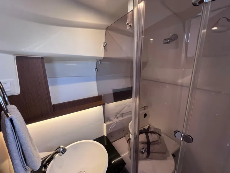 Slide: The Image of Jeanneau Leader 9.0 WA TWIN YAMAHA 250s w/ BOW & STERN THRUSTERS 2021 - 73