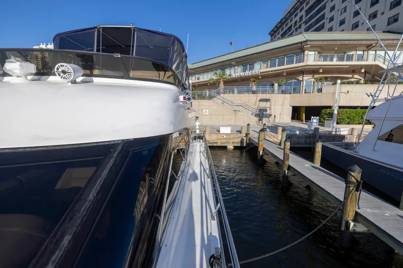 Slide: The Image of Neptunus 62 Flybridge 2007 - 51