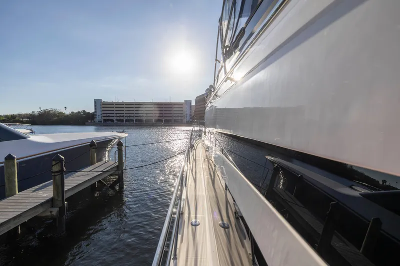 Slide: The Image of Neptunus 62 Flybridge 2007 - 53