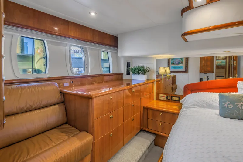 Slide: The Image of Neptunus 62 Flybridge 2007 - 55