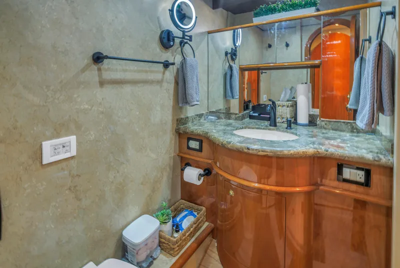 Slide: The Image of Neptunus 62 Flybridge 2007 - 59