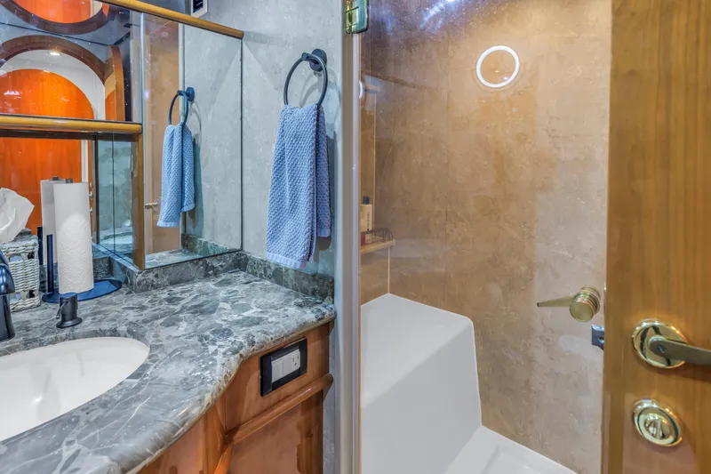 Slide: The Image of Neptunus 62 Flybridge 2007 - 60