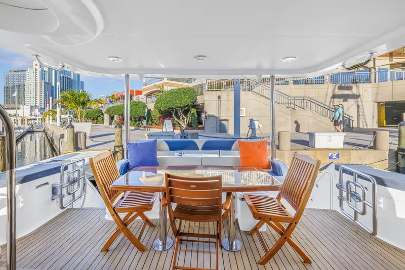 Slide: The Image of Neptunus 62 Flybridge 2007 - 85