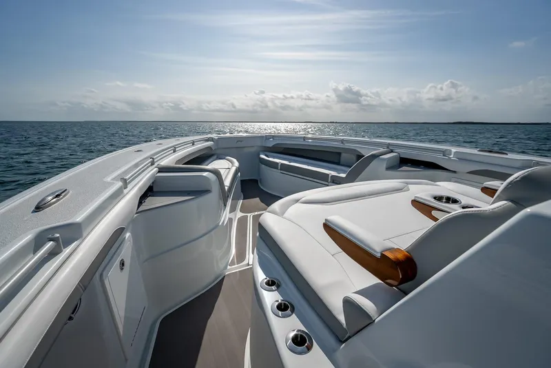 Slide: The Image of Yellowfin 54 Offshore 2023 - 100