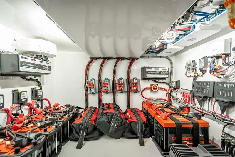 Slide: The Image of Yellowfin 54 Offshore 2023 - 114