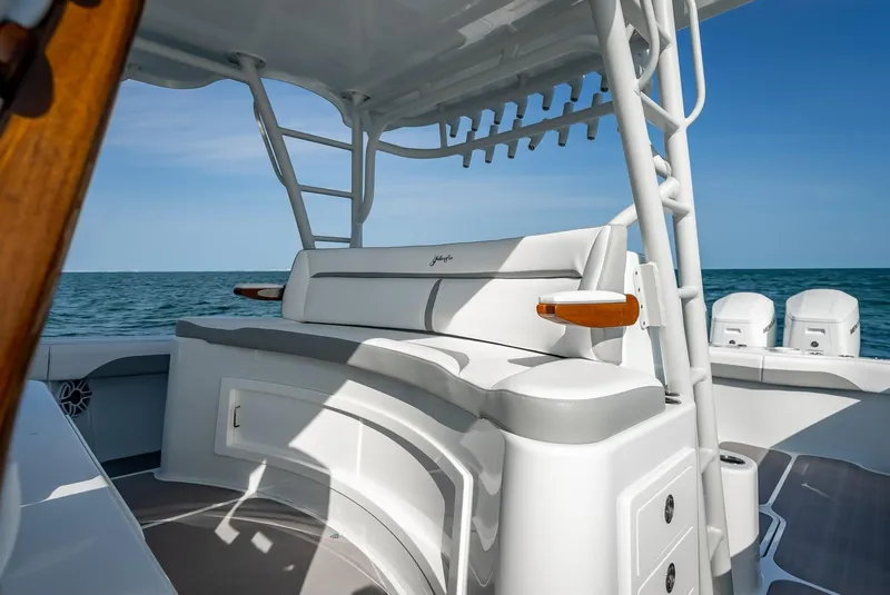 Slide: The Image of Yellowfin 54 Offshore 2023 - 51