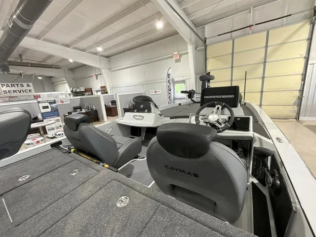 Slide: The Image of Caymas CX 21 PRO 2025 - 14