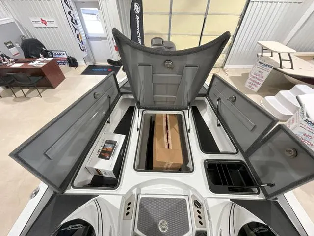 Slide: The Image of Caymas CX 21 PRO 2025 - 23