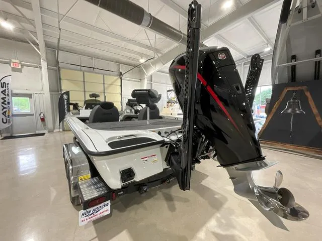 Slide: The Image of Caymas CX 21 PRO 2025 - 4