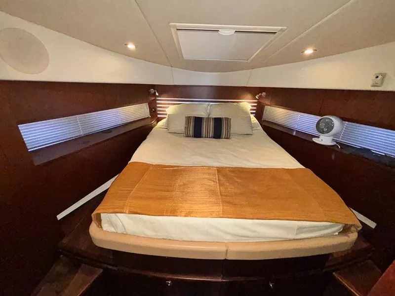 Slide: The Image of Luxurious cabin interior of 2013 Sea Ray 450 Sedan Bridge yacht. - 44