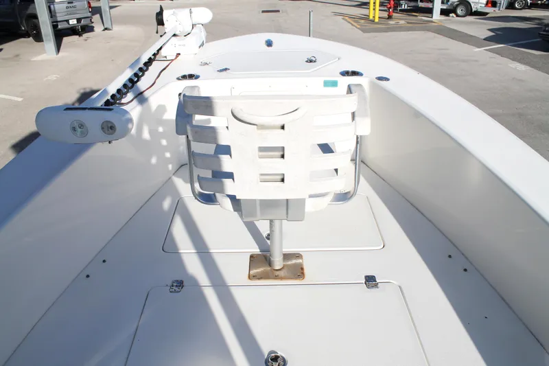 Slide: The Image of 2018 Andros 26 Tarpon boat deck with seating and trolling motor. - 19