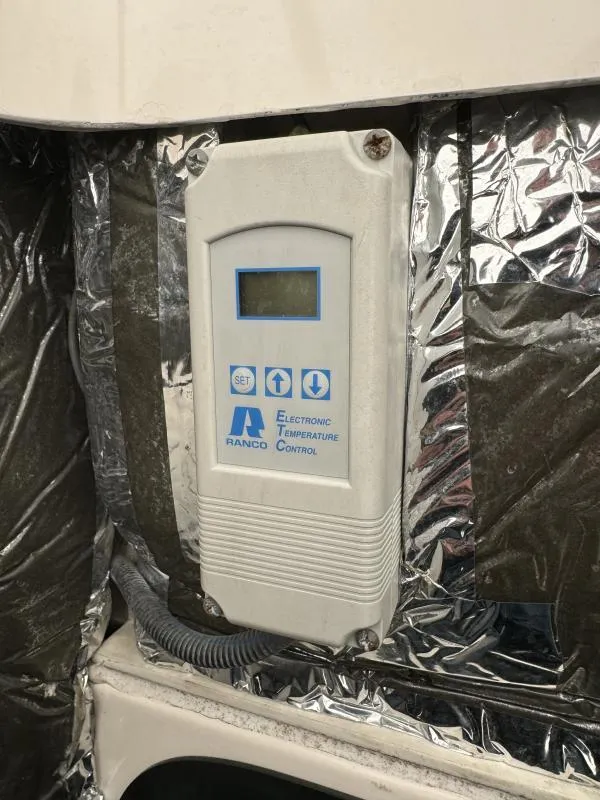 Slide: The Image of Ranco electronic temperature control on a 2004 Tiara Sport 4200 Open boat. - 17