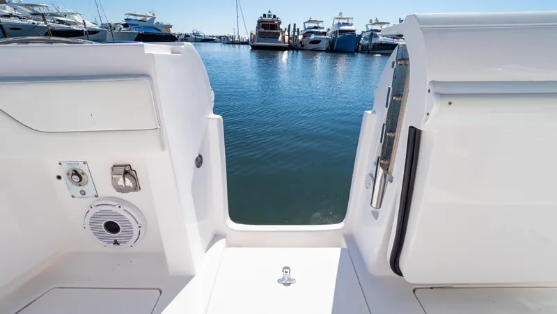 Slide: The Image of Intrepid 375 Nomad FE 2023 - 51