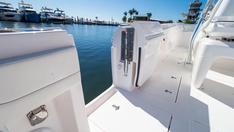 Slide: The Image of Intrepid 375 Nomad FE 2023 - 52