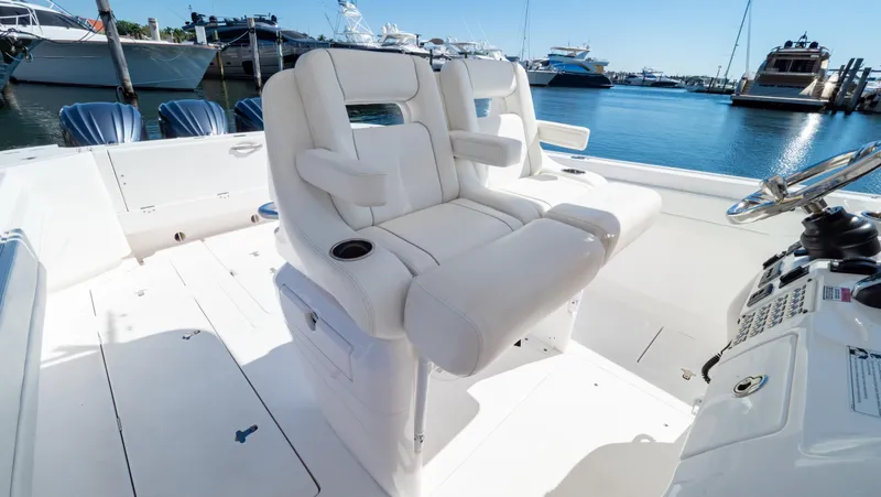 Slide: The Image of Intrepid 375 Nomad FE 2023 - 55