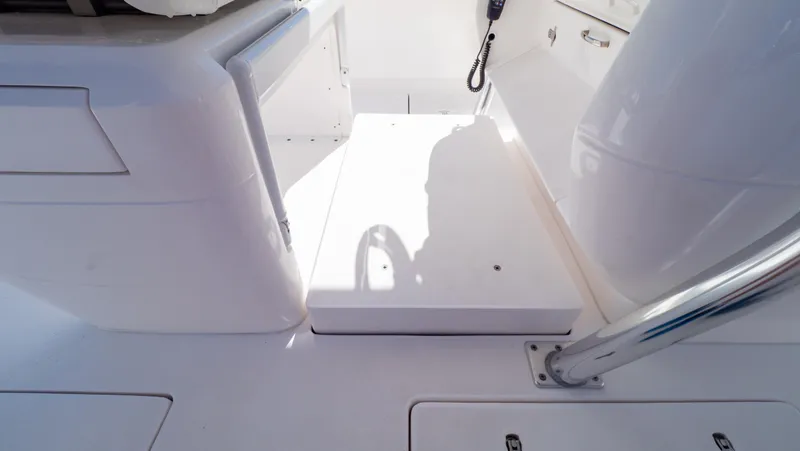 Slide: The Image of Intrepid 375 Nomad FE 2023 - 57