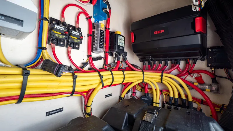 Slide: The Image of Intrepid 375 Nomad FE 2023 - 60