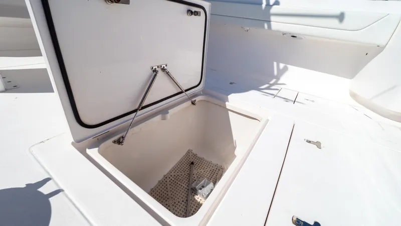 Slide: The Image of Intrepid 375 Nomad FE 2023 - 64