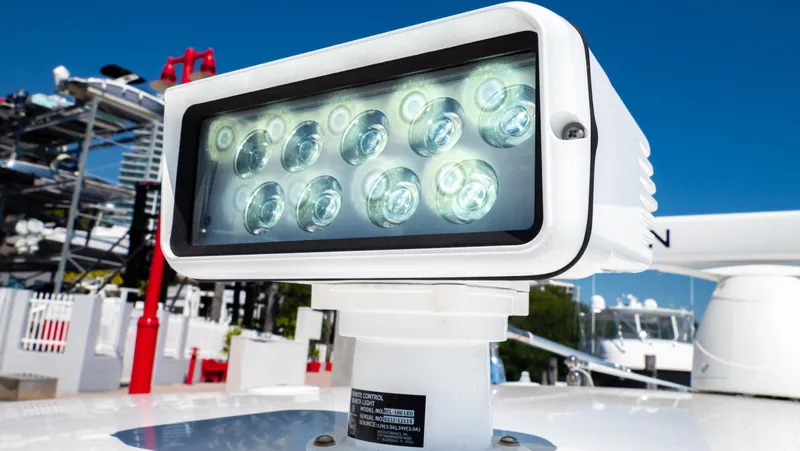 Slide: The Image of Intrepid 375 Nomad FE 2023 - 75