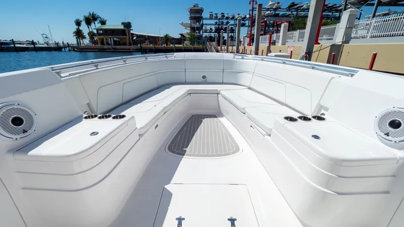 Slide: The Image of Intrepid 375 Nomad FE 2023 - 84