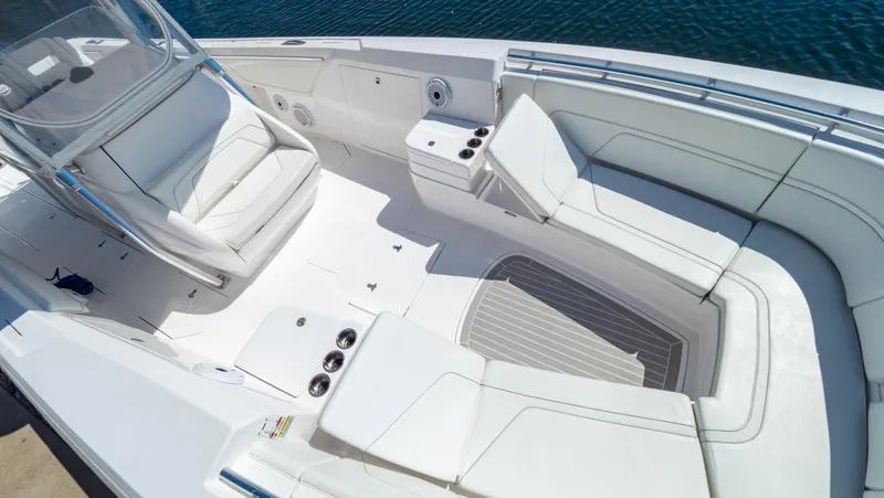 Slide: The Image of Intrepid 375 Nomad FE 2023 - 85