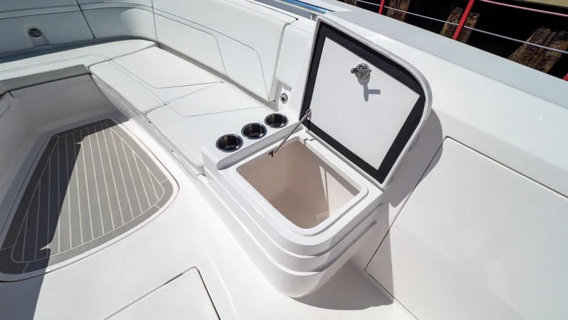 Slide: The Image of Intrepid 375 Nomad FE 2023 - 88